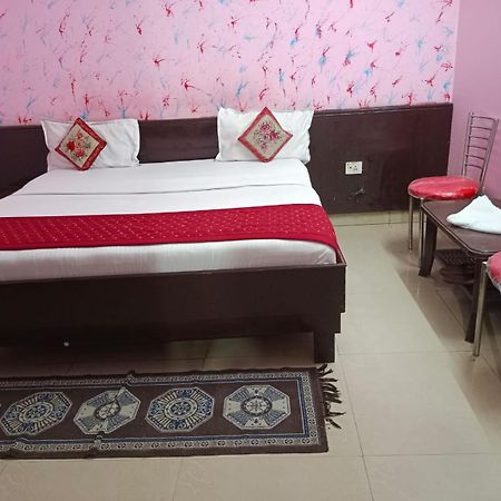Airport Hotel Pariksheet Inn Új-Delhi Kültér fotó