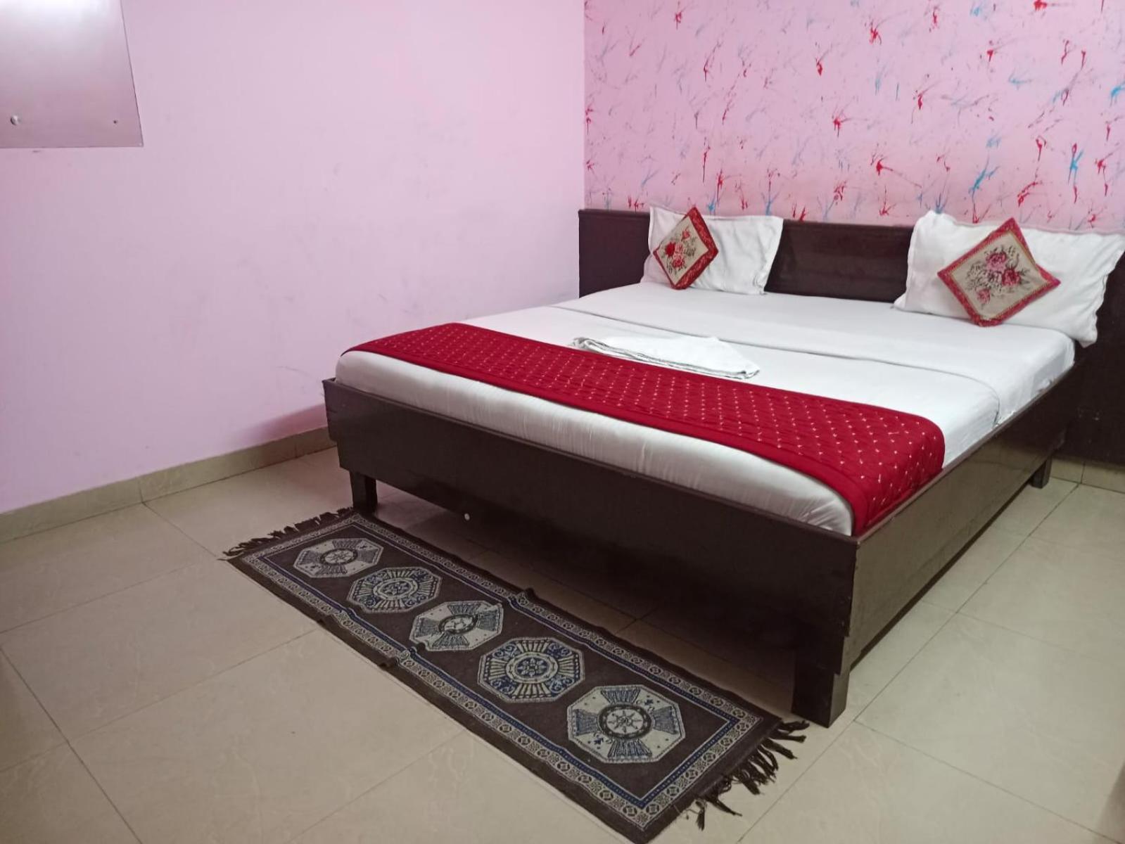 Airport Hotel Pariksheet Inn Új-Delhi Kültér fotó