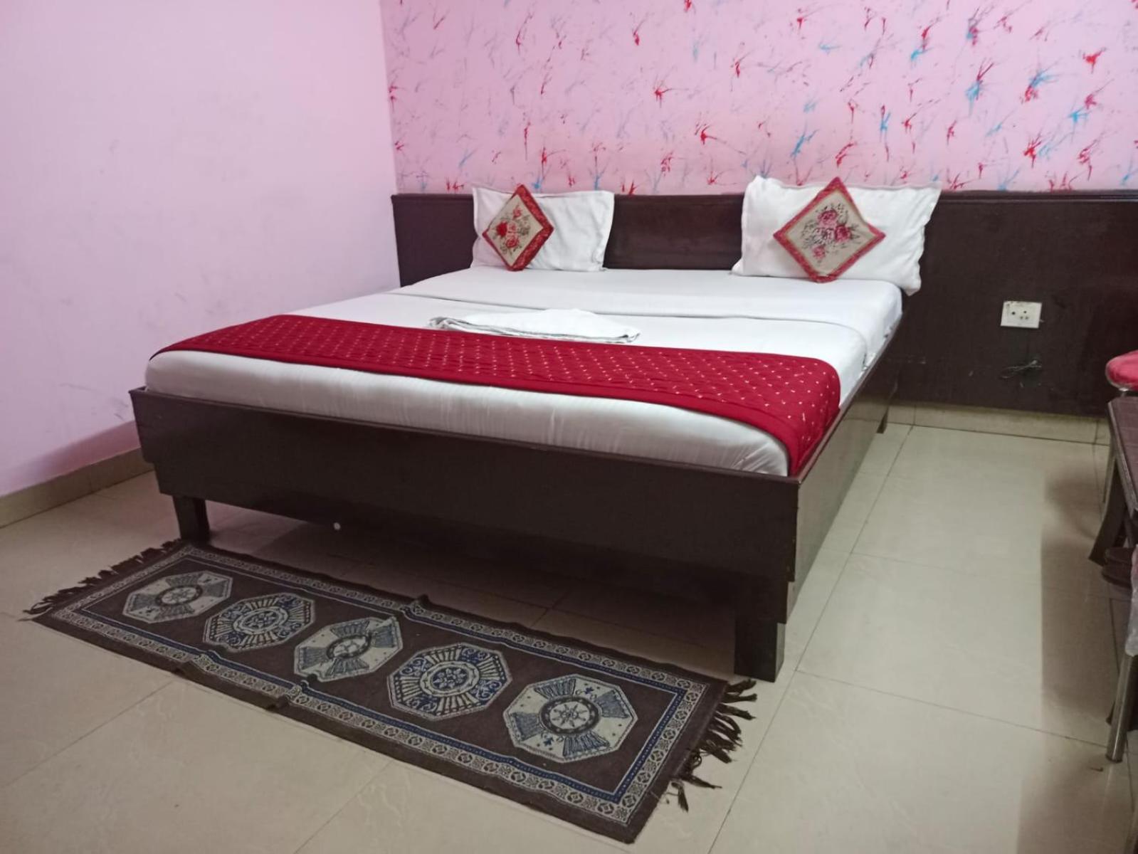 Airport Hotel Pariksheet Inn Új-Delhi Kültér fotó