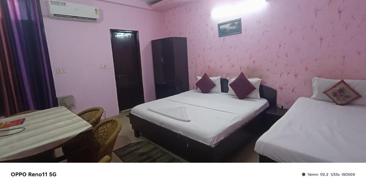Airport Hotel Pariksheet Inn Új-Delhi Kültér fotó