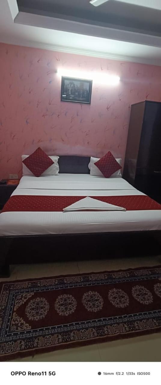 Airport Hotel Pariksheet Inn Új-Delhi Kültér fotó